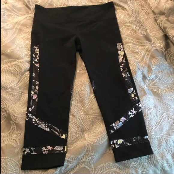 GAP Pants - GAP Gfast Mesh Panel Cropped Leggings